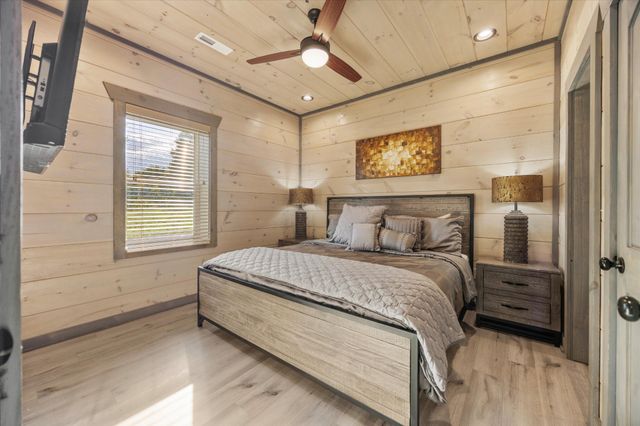 3598 Sugar Tree Drive, Sevierville, TN 37862
