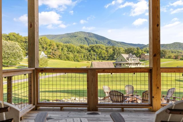 3598 Sugar Tree Drive, Sevierville, TN 37862