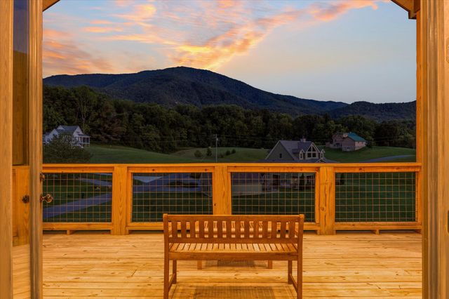 3598 Sugar Tree Drive, Sevierville, TN 37862