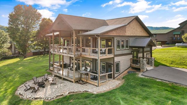 3598 Sugar Tree Drive, Sevierville, TN 37862