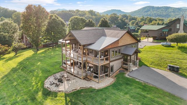3598 Sugar Tree Drive, Sevierville, TN 37862