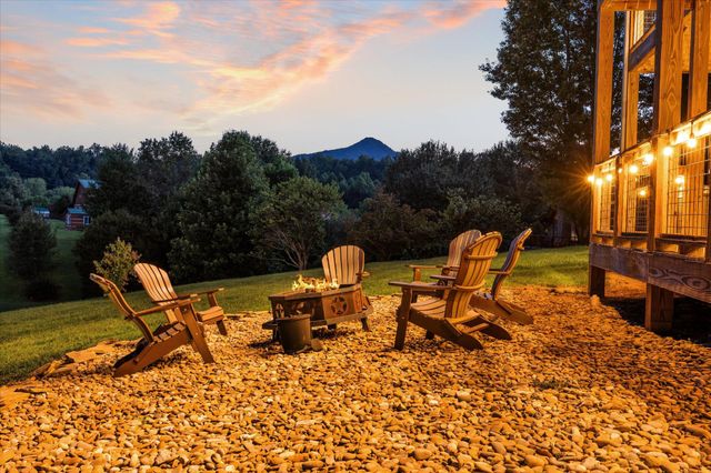 3598 Sugar Tree Drive, Sevierville, TN 37862