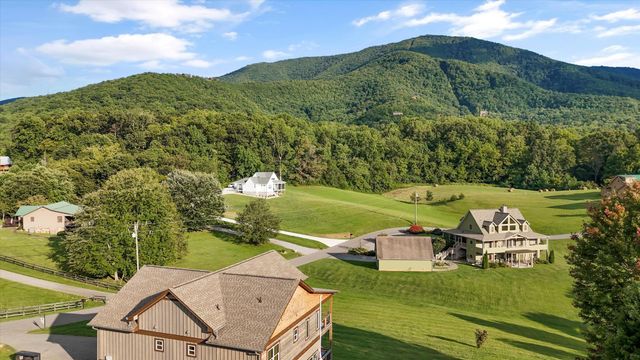3598 Sugar Tree Drive, Sevierville, TN 37862