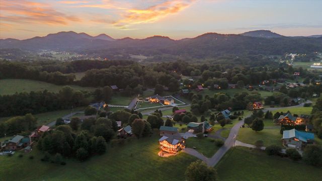 3598 Sugar Tree Drive, Sevierville, TN 37862