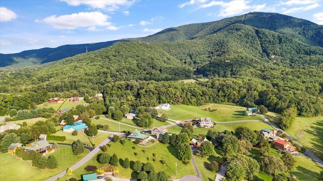 3598 Sugar Tree Drive, Sevierville, TN 37862