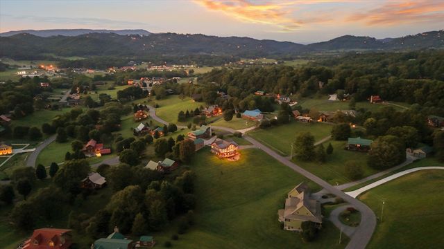 3598 Sugar Tree Drive, Sevierville, TN 37862