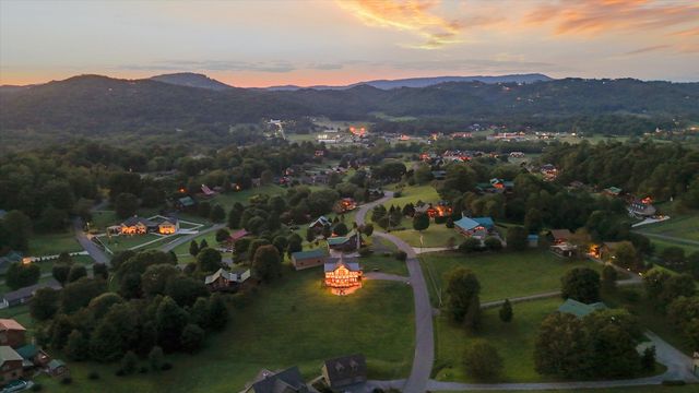 3598 Sugar Tree Drive, Sevierville, TN 37862