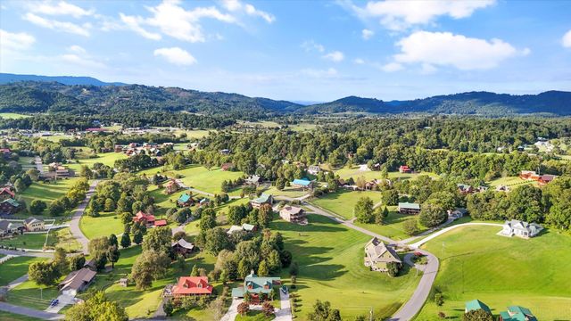 3598 Sugar Tree Drive, Sevierville, TN 37862