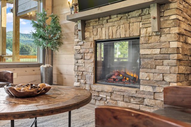3598 Sugar Tree Drive, Sevierville, TN 37862