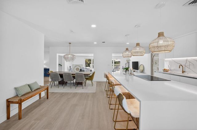 876 NW 6th Avenue, Boca Raton, FL 33432
