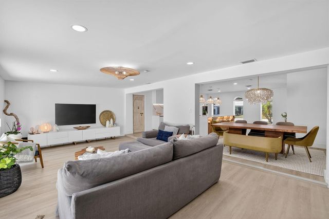 876 NW 6th Avenue, Boca Raton, FL 33432