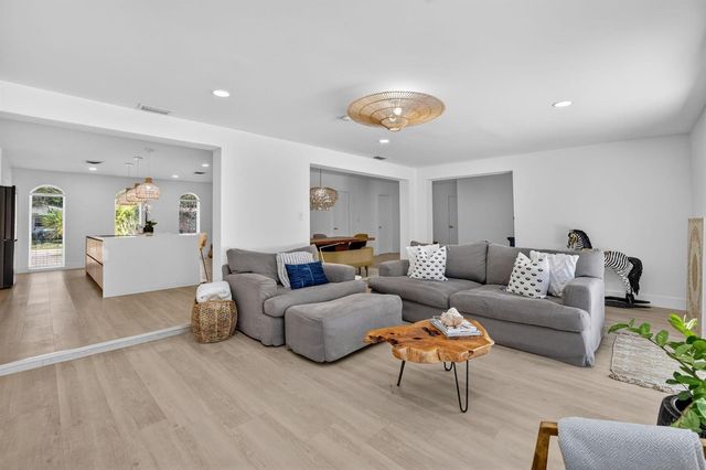 876 NW 6th Avenue, Boca Raton, FL 33432