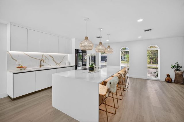 876 NW 6th Avenue, Boca Raton, FL 33432