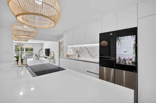 876 NW 6th Avenue, Boca Raton, FL 33432