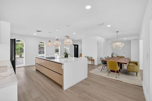876 NW 6th Avenue, Boca Raton, FL 33432