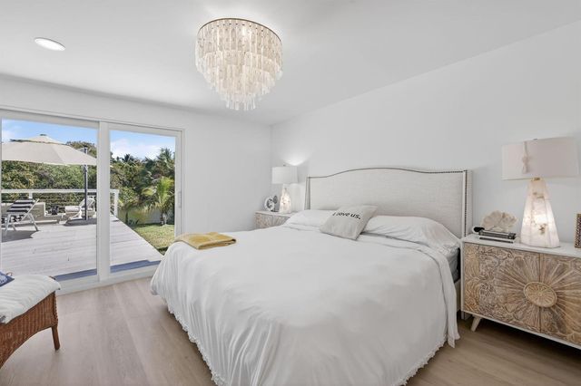 876 NW 6th Avenue, Boca Raton, FL 33432