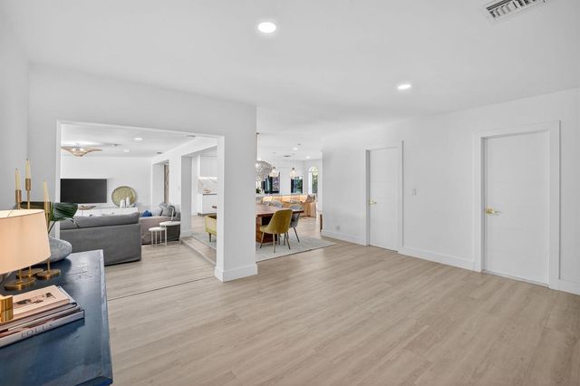 876 NW 6th Avenue, Boca Raton, FL 33432