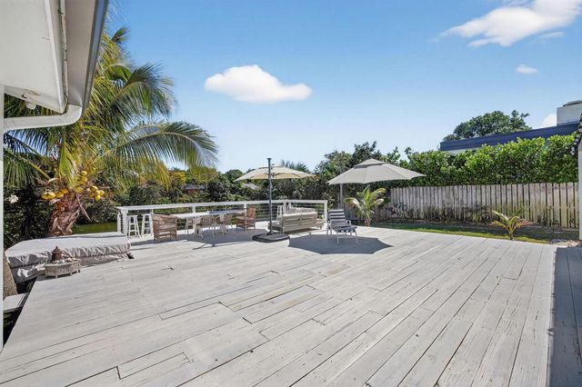 876 NW 6th Avenue, Boca Raton, FL 33432