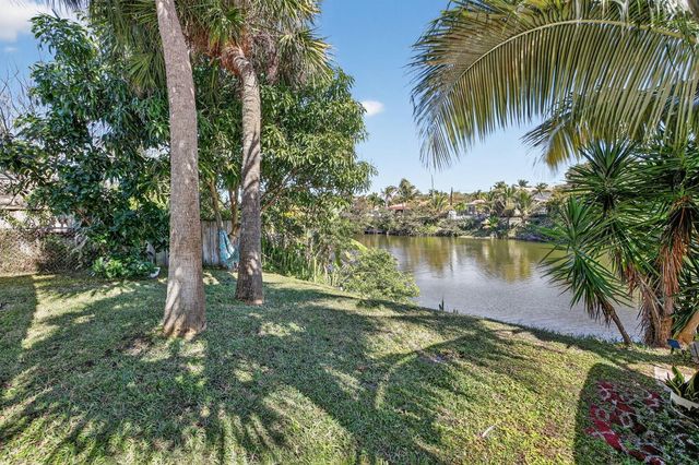 876 NW 6th Avenue, Boca Raton, FL 33432