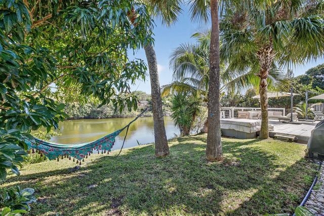 876 NW 6th Avenue, Boca Raton, FL 33432