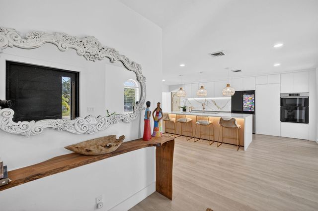 876 NW 6th Avenue, Boca Raton, FL 33432