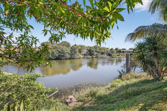 876 NW 6th Avenue, Boca Raton, FL 33432