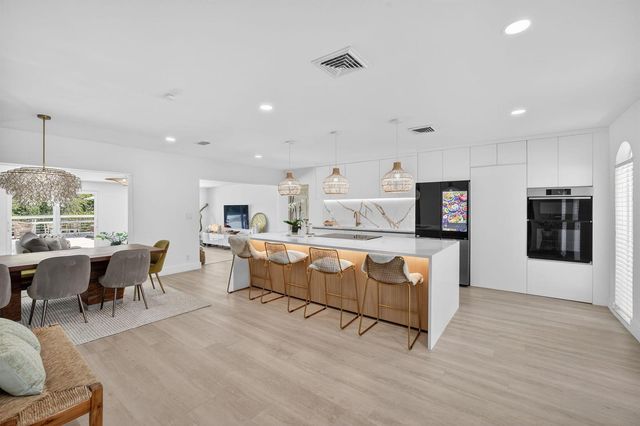 876 NW 6th Avenue, Boca Raton, FL 33432