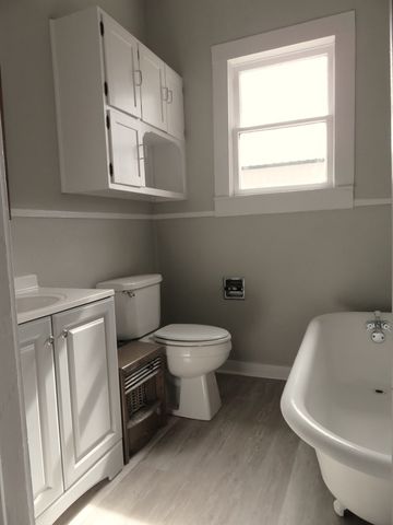 911 W Live Oak St, Coleman, TX 76834