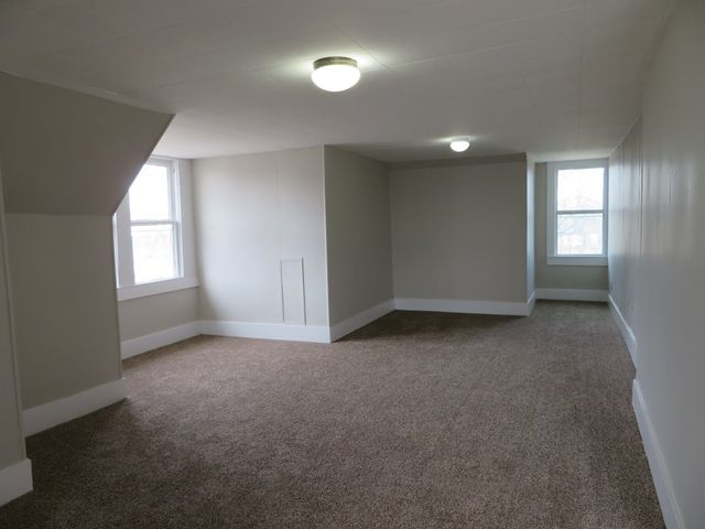 911 W Live Oak St, Coleman, TX 76834