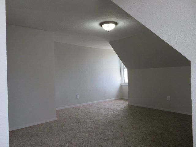 911 W Live Oak St, Coleman, TX 76834