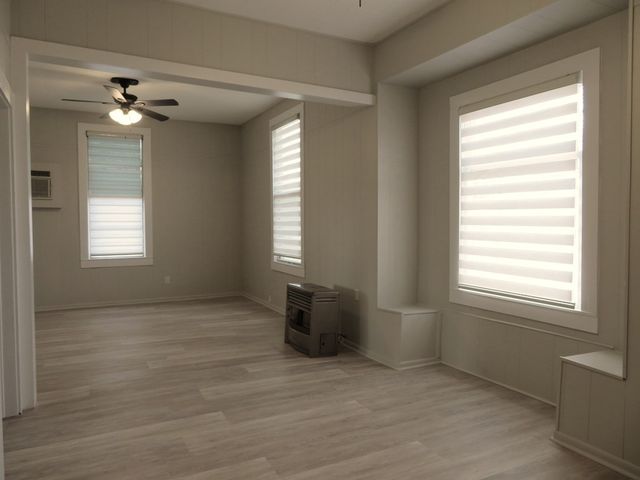 911 W Live Oak St, Coleman, TX 76834