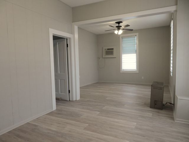 911 W Live Oak St, Coleman, TX 76834