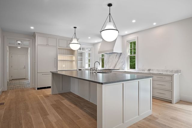 423 Middle Street, West Newbury, MA 01985