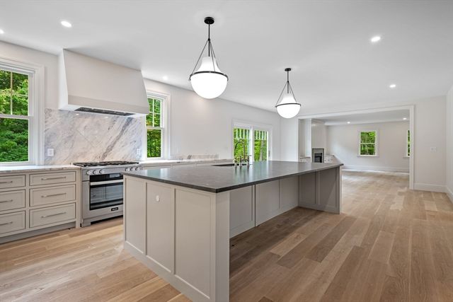 423 Middle Street, West Newbury, MA 01985