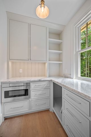 423 Middle Street, West Newbury, MA 01985