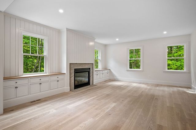 423 Middle Street, West Newbury, MA 01985