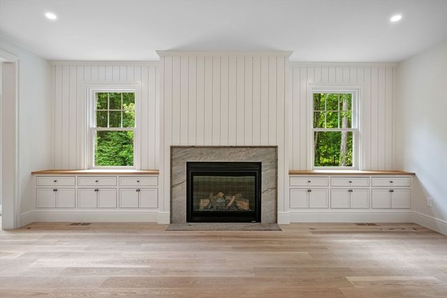 423 Middle Street, West Newbury, MA 01985