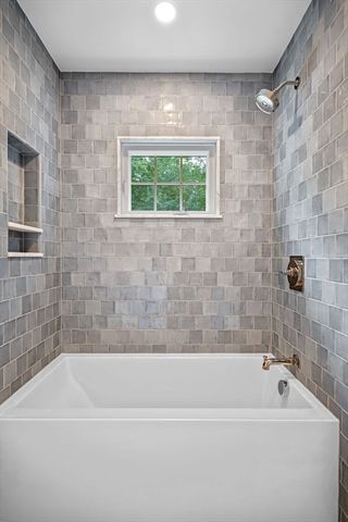 423 Middle Street, West Newbury, MA 01985