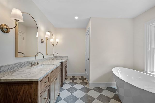 423 Middle Street, West Newbury, MA 01985