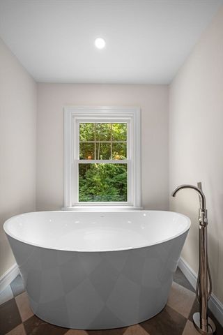 423 Middle Street, West Newbury, MA 01985