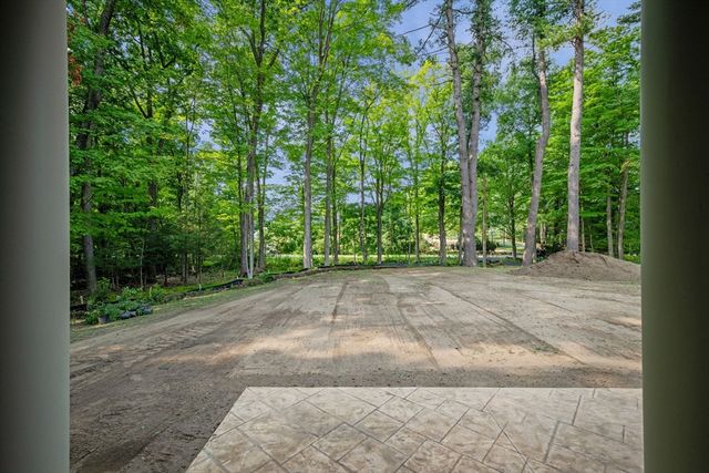 423 Middle Street, West Newbury, MA 01985