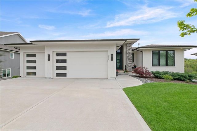 7119 Gillette Street, Shawnee, KS 66216
