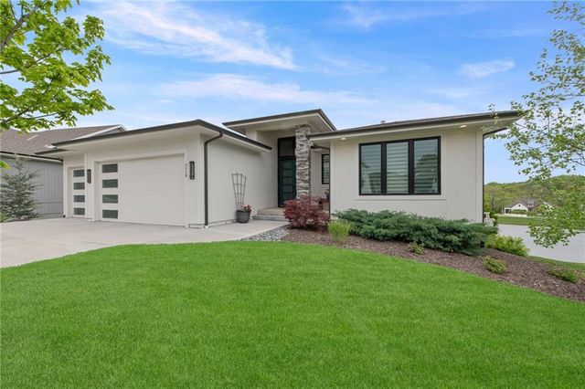 7119 Gillette Street, Shawnee, KS 66216