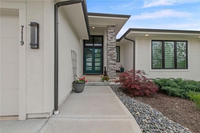 7119 Gillette Street, Shawnee, KS 66216