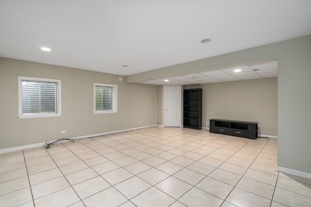 18261 Kirby Drive, Tinley Park, IL 60487