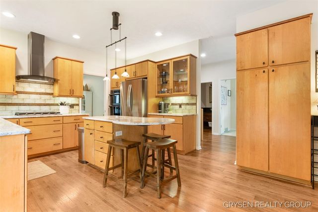 2137 Lamberton Creek Lane 22, Grand Rapids, MI 49505