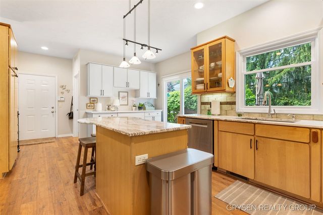 2137 Lamberton Creek Lane 22, Grand Rapids, MI 49505