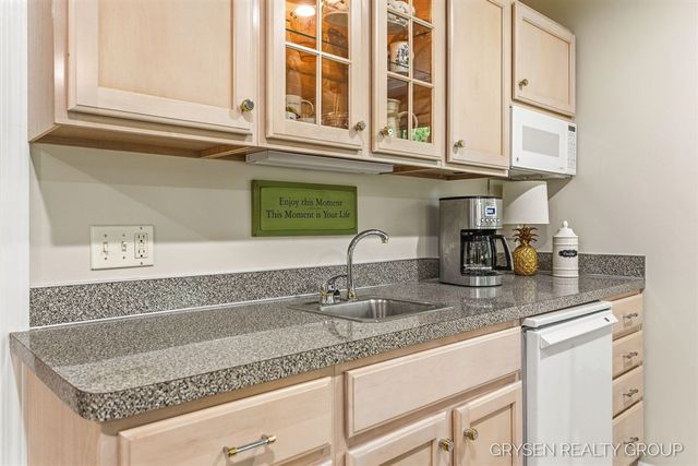 2137 Lamberton Creek Lane 22, Grand Rapids, MI 49505