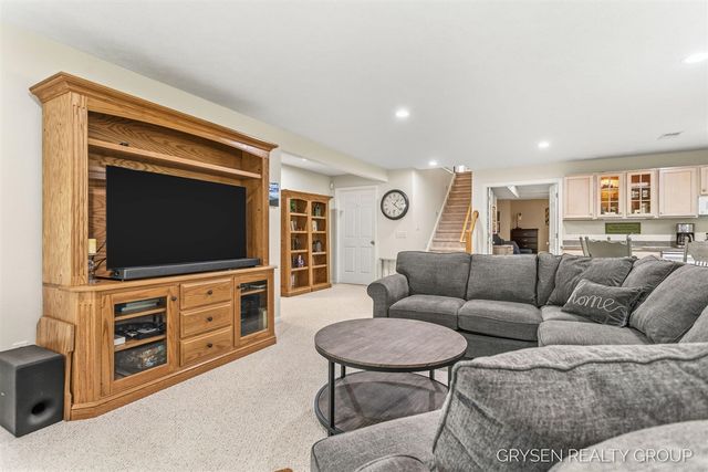 2137 Lamberton Creek Lane 22, Grand Rapids, MI 49505