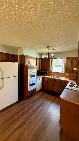 1006 Cambridge Court, Miami, OK 74354